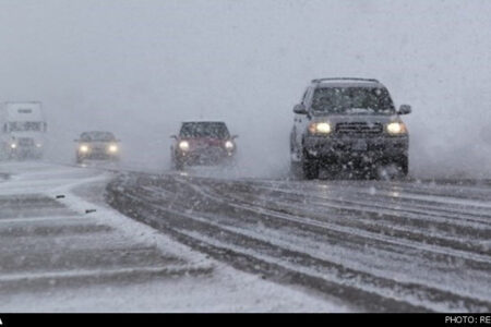 کولاک شدید در محورهای استان کرمان/ احتمال مه‌گرفتگی در گردنه‌ها