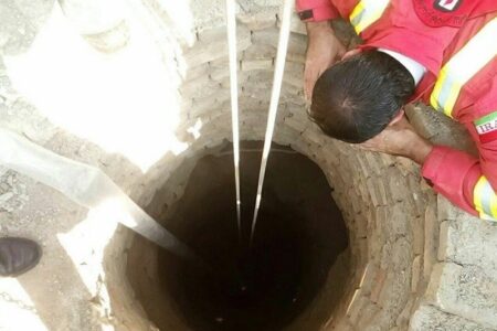 فردی پس از ۳ روز، زنده از چاهی در بم نجات یافت