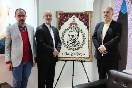 تابلوی پته چهره سردار حاج قاسم سلیمانی رونمایی شد