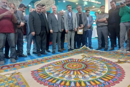 رونمایی از فرش «مانا نیک» در نمایشگاه بین‌المللی گردشگری