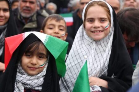 حضور دهه نودی‌ها در راهپیمایی ۲۲ بهمن رفسنجان