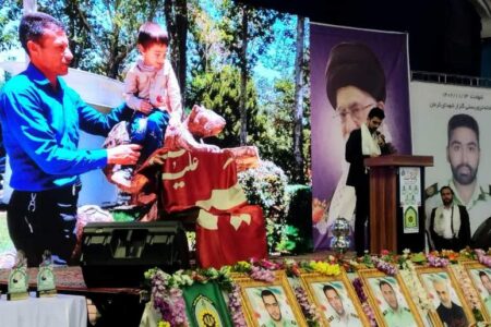 شهدا مشعل فروزان جامعه هستند