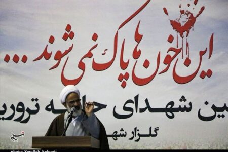 نماینده ولی فقیه در سپاه: مردم حساب اصل انقلاب و مقابله با دشمنان را از گلایه‌هایشان جدا می‌کنند