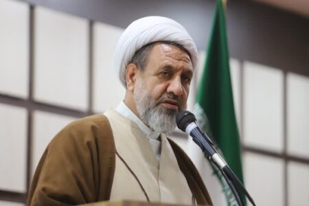 امام جمعه کرمان بر لزوم رعایت حرمت ماه رمضان تاکید کرد