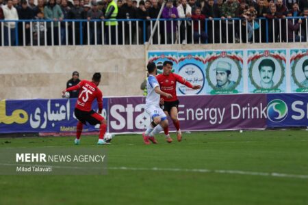 تساوی بدون گل در نیمه اول مس و تراکتور