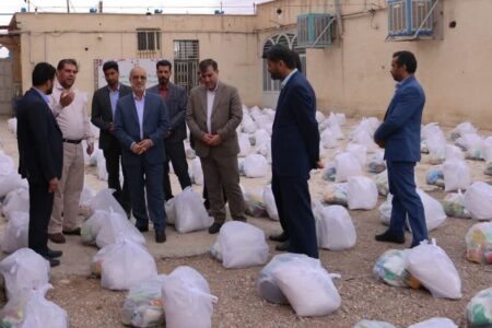توزیع ۱۵۰۰ بسته معیشتی در بین خانواده های نیازمند کرمانی