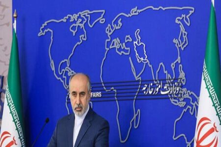 در مذاکرات رفع تحریم‌ها پایبند به میز مذاکره هستیم