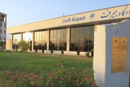 رفع مشکل خطوط انتقال آب و برق فرودگاه شهدای جیرفت