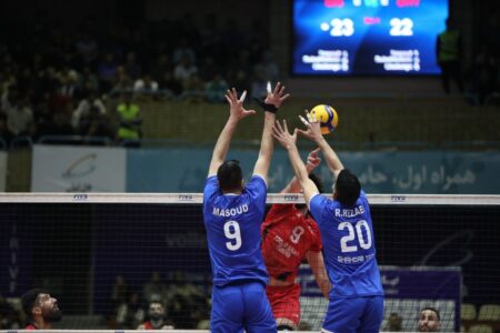 فولاد سیرجان با پیروزی در دیدار رفت فینال لیگ برتر والیبال یک قدم به قهرمانی نزدیک شد