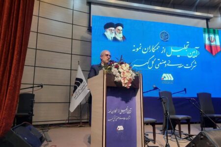 استاندار کرمان: کارگران ماهر و پرتلاش رمز موفقیت هر مجموعه تولیدی هستند