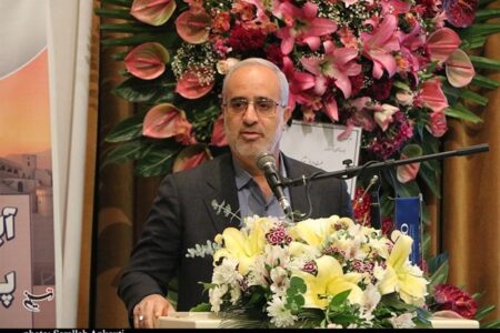 پیروز در جنگ اقتصادی با ادامه راه شهدا رقم می‌خورد