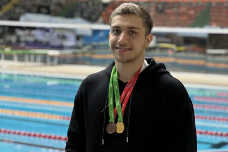 رشته شنا  به شایستگی مورد توجه نیست