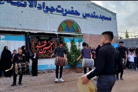 برگزاری آیین چهارپایه خوانی در روستای ده زیار کرمان