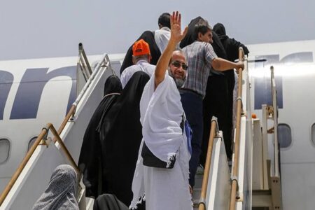 نخستین حجاج کرمانی به حج تمتع اعزام شدند