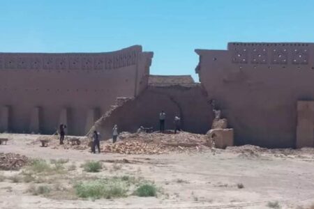 آغاز آواربرداری و تهیه طرح مرمت یخدان سیرجان