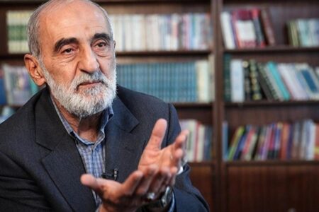 حسین شریعتمداری: خطر پزشکیان جدی‌ست، ائتلاف کنید