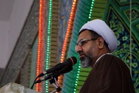 تضعیف کنندگان جمهوری اسلامی از جنس انقلاب نیستند