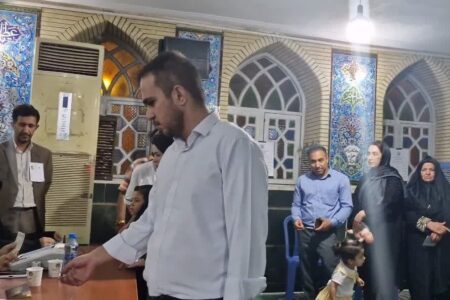 حضور پررنگ مردم جیرفت در پای صندوق های رای