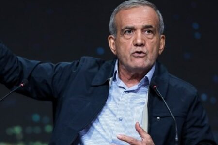 پزشکیان: همه با فیلترینگ و حجاب زوری مخالفیم/ چه کسی این حجاب‌بان‌ها را در مترو مستقر می‌کند و کلی هم هزینه می‌کند؟