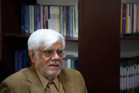 محمدرضا عارف هم با همسرش به حسینیه ارشاد آمد+عکس