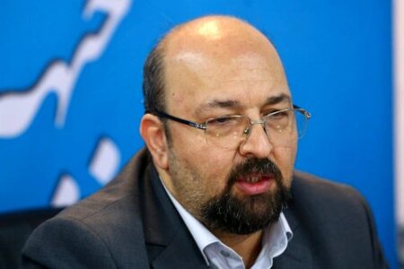 یک‌بار برای همیشه مقابل گردن‌کشی‌ها و توهین‌های شریعتمداری بایستید