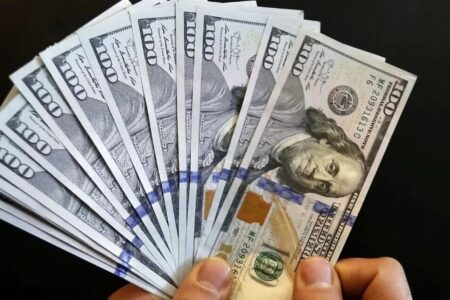 دلار همچنان در مدار نزول؛ آخرین قیمت دلار در بازار آزاد