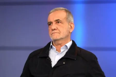 پزشکیان: واردات خودرو را آزاد می‌کنم