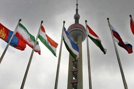 مسئولان کرمانی از اثرات وابستگی به غرب می‌گویند