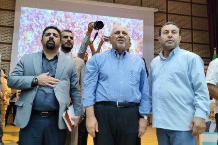 ظریف خطاب به جلیلی: تحریم شدم چون برای مردم مذاکره کردم/ چرا جای متهم کردن ترامپ هموطن خود را محکوم می‌کنید؟