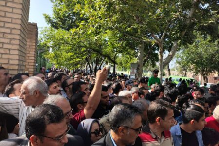 ظریف در مشهد: کشوری هستیم پر از فرصت و امکانات؛ اما گرفتار کسانی شدیم که یک جهان فرصت‌سوزی و یک جهان توهم داشتند