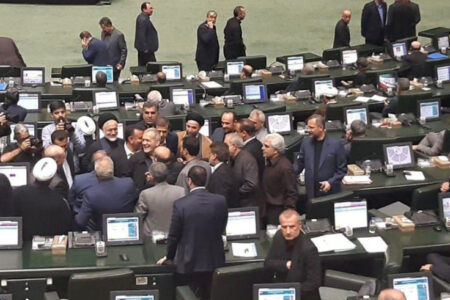 پزشکیان به مجلس رفت