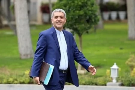 همه چیز درباره علی طیب‌نیا؛ از رساندن تورم ۳۰ درصدی به ۹ درصد در دولت روحانی تا فرماندهی اقتصادی ستاد پزشکیان