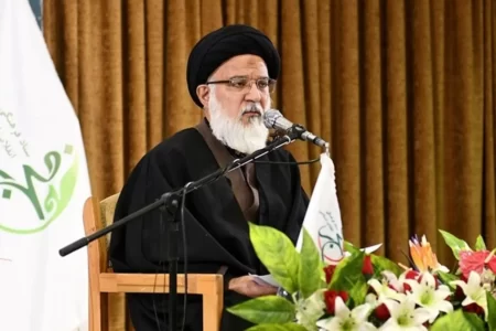 پایه‌ریزی فرهنگی جدید بر مبنای اسلام سختی و گرسنگی را به دنبال دارد و مردم ما این راه را خود انتخاب کرده‌اند / برخی می‌خواهند ایران را مانند ژاپن و آلمان کنند