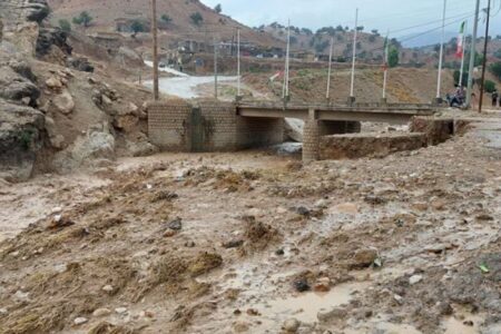 غافلگیری جنوب و غرب کرمان از سیل و طوفان/انسداد راه‌های روستایی و خسارت نخل‌ها