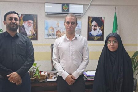 تجلیل از نویسنده نوجوان توسط شهردار راور | اخبار استان کرمان