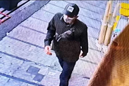 شوخی مردم با سارق معروف خیابان استاد معین | اخبار اصلاحات