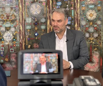 به مردم می‌گویند یک وعده غذا بخورید اما خودشان بر سر سفره رنگین می‌نشینند | اخبار اصلاحات