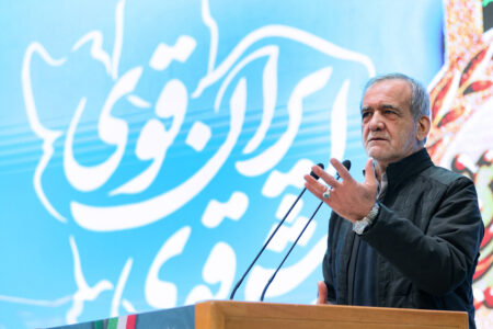 رییس جمهور: نمی‌گذاریم مشکلات مردم تداوم داشته باشد