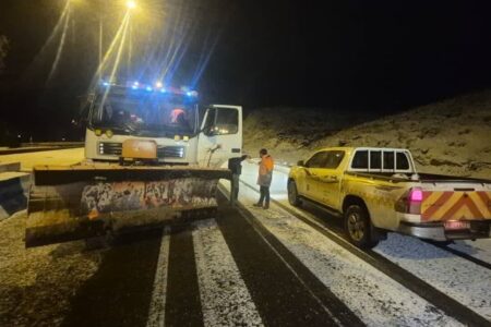 تردد خودروها در تمامی محورهای برف گیر استان کرمان | خبر کرمان