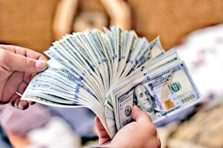 زمانی که مجلسی‌ها دنبال چادر اجباری آستین‌دار بودند، قیمت دلار چند بود؟ | اخبار اصلاحات