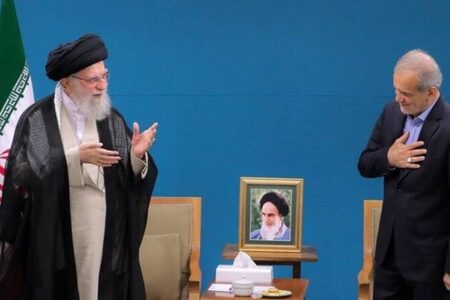 توصیه رهبر انقلاب به پزشکیان درباره اتهام پوپولیستی: اعتنا نکنید