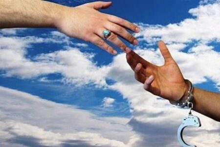 یک تسلیت متفاوت؛ خیر کرمانی به جای هزینه سفر، زندانیان را آزاد کرد