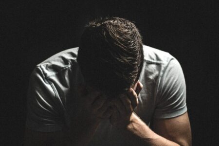 تابناک گزارش می دهد| لزوم توجه به سلامت روان بازماندگان در فقدان عزیزان/ غم و سوگ طولانی مدت چه پیامدهایی دارد؟