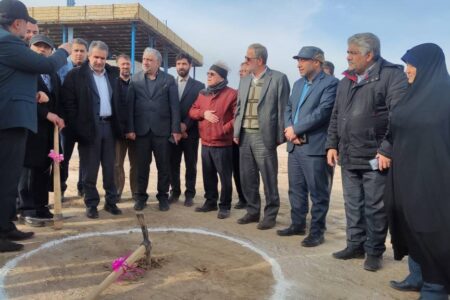 آغاز عملیات اجرایی ۳ نیروگاه خورشیدی در شهرک صنعتی کاویان فریمان
