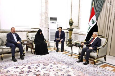 عکس/ دیدار همسر شهید رئیسی با رئیس جمهور عراق
