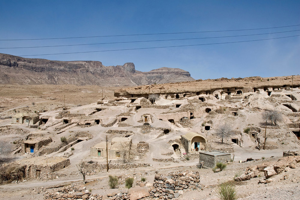 روستای ۱۲ هزار ساله صخره‌ای میمند؛ شگفتی گردشگری کرمان | خبر کرمان