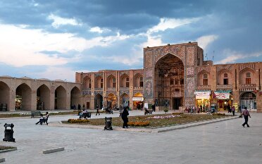 امضای دو تفاهمنامه برای توسعه گردشگری کرمان؛ تمرکز بر بافت تاریخی و جذب گردشگر خارجی با همکاری استان‌های همجوار