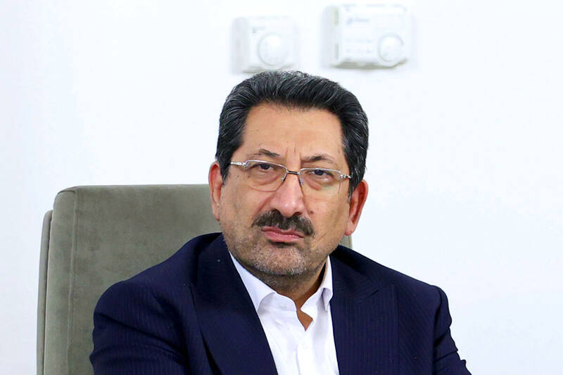 تعرفه خودروهای وارداتی را کاهش می‌دهیم