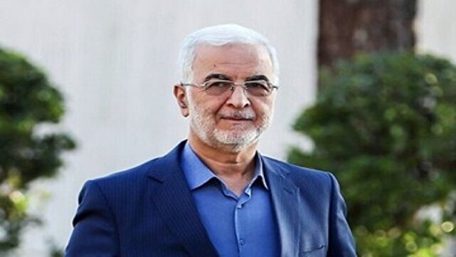 ۷۰ هزار پروژه نیمه‌تمام در کشور داریم/ انتقاد از تملک ۵۱ کارخانه توسط بانک‌ها | خبر کرمان