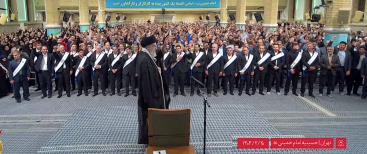 آیت الله خامنه‌ای: ایمنی کارگران باید تامین شود / مخاطب حرف های آقای وزیر خودشان هستند